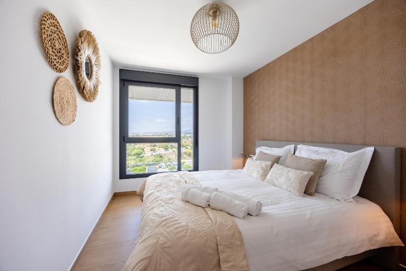 Allonbay Aster 6 - Luxury Apartment with Sea Views and Private Jacuzzi - image 14