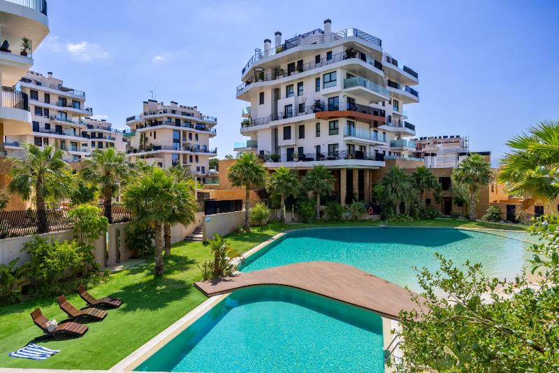 Allonbay Aster 6 - Luxury Apartment with Sea Views and Private Jacuzzi - image 17