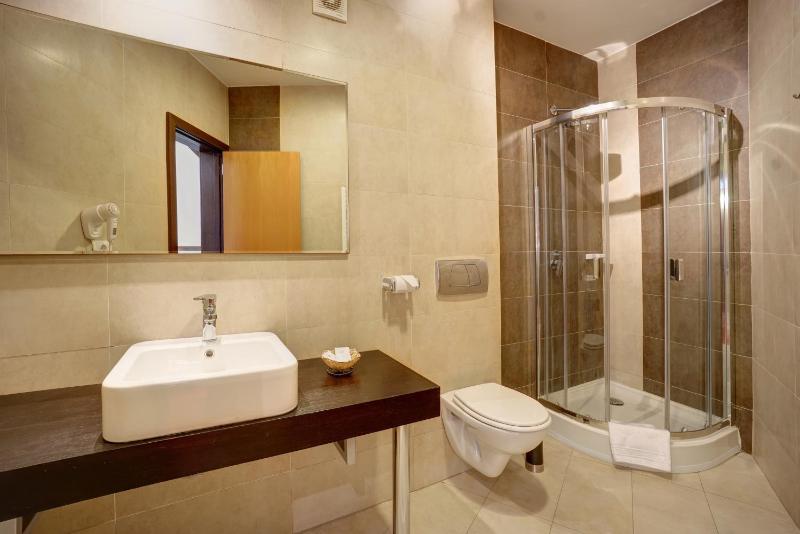 Suite with Hot Tub image 4
