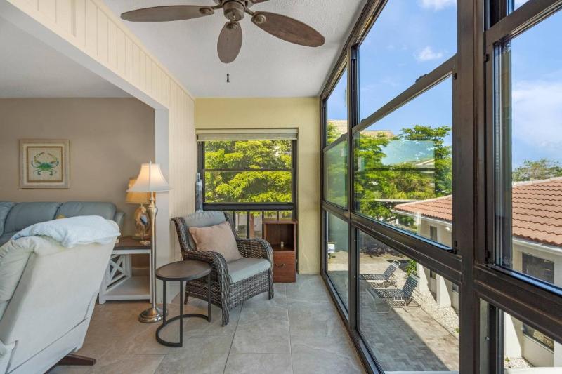 Vista Hermosa Island Walk - image 4