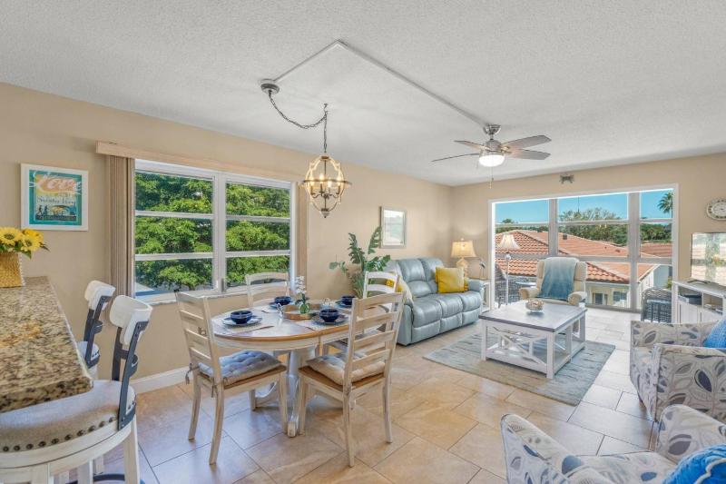 Vista Hermosa Island Walk - image 37
