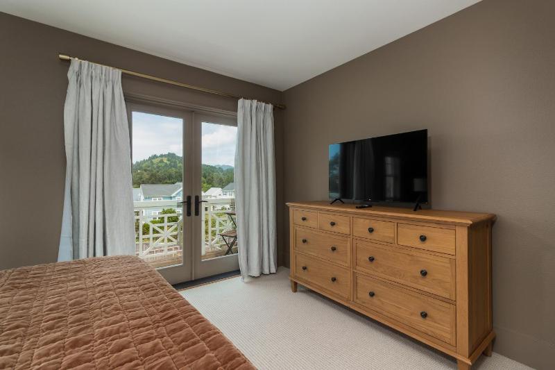 Retreat on Mulberry - image 30
