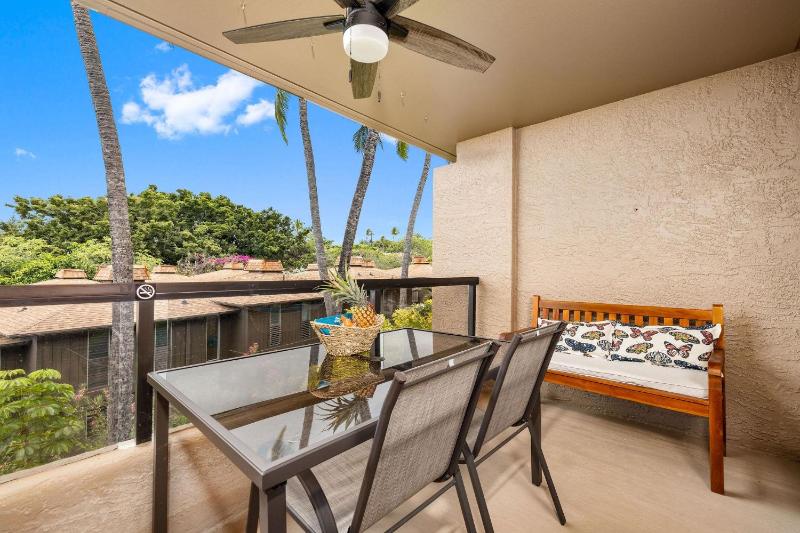 Kona Pacific A305 Top Floor Ocean View! - image 9