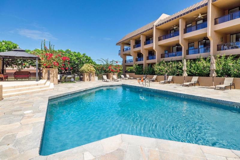 Kona Pacific A305 Top Floor Ocean View! - image 7