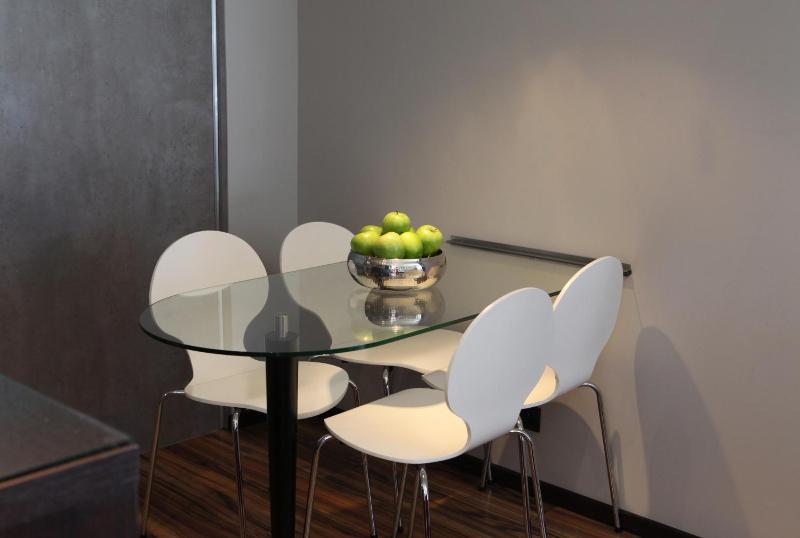 Executive King Room image 3