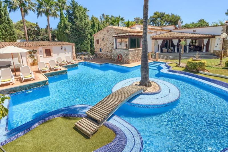Villa Pinos by Villa Plus - image 19
