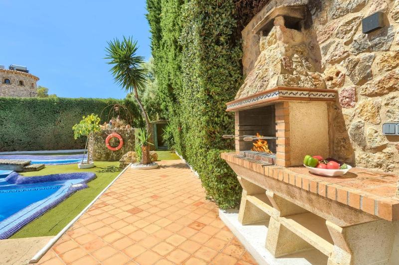Villa Pinos by Villa Plus - image 27