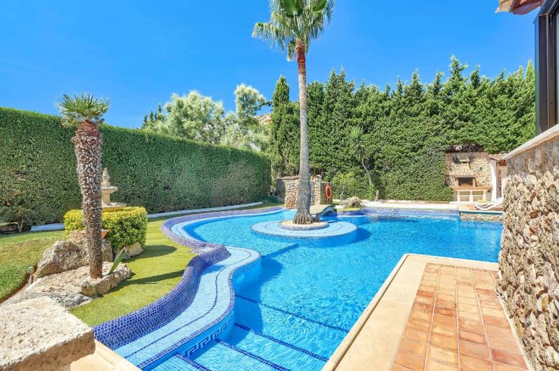 Villa Pinos by Villa Plus - image 28