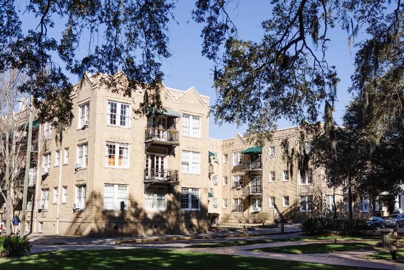 Oglethorpe Square Historic Apt Central & Walkable - image 33