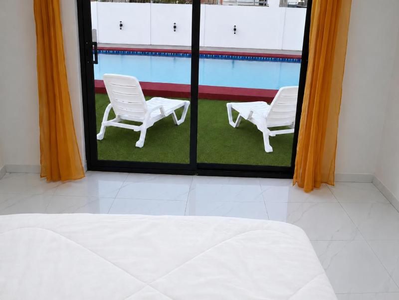 Private Suite with Swimming Pool - image 3
