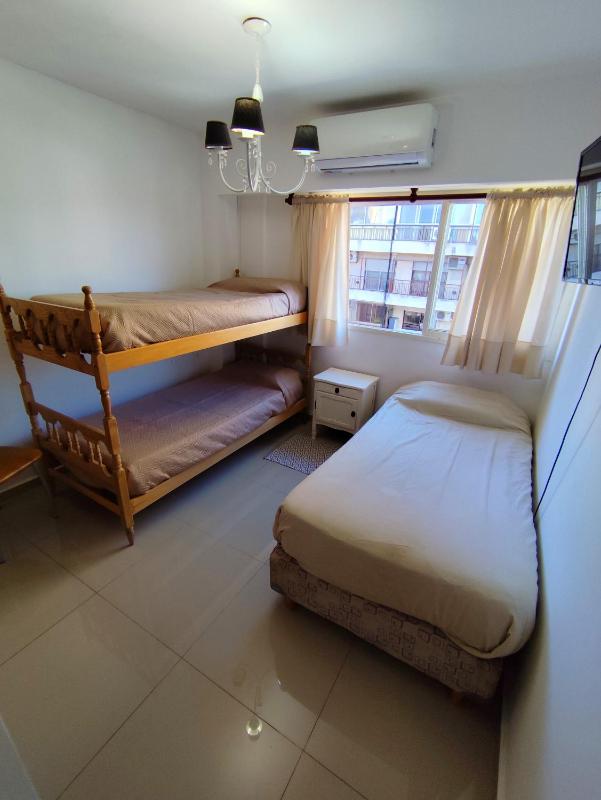Depto céntrico de 3 habitaciones y cochera - image 23