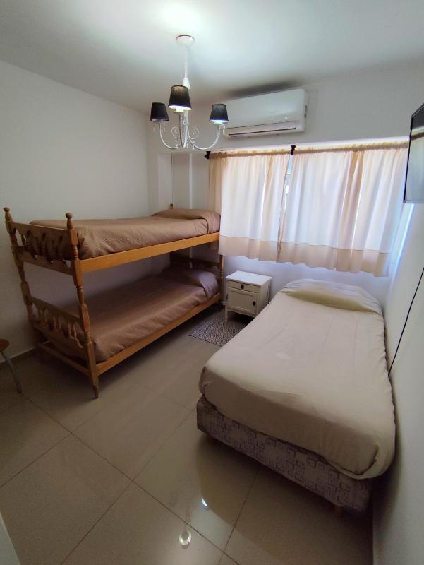 Depto céntrico de 3 habitaciones y cochera - image 24