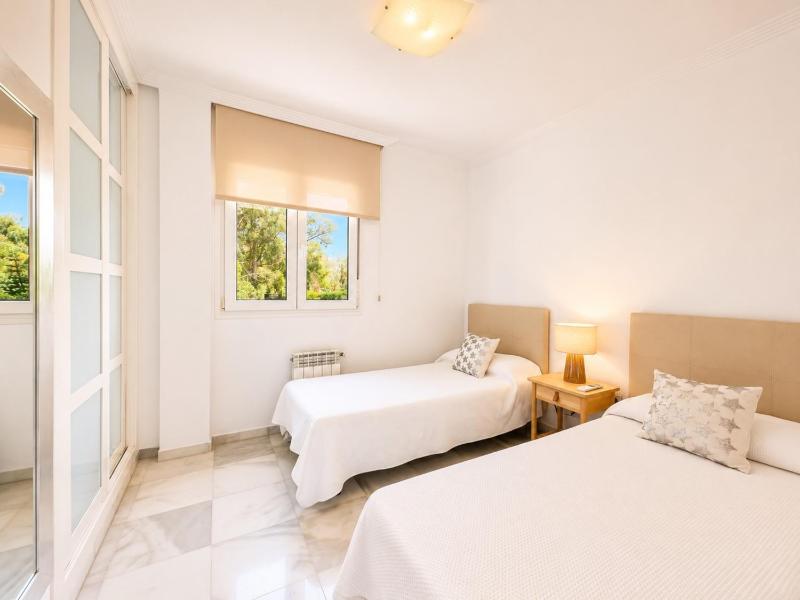 Villa Abanicos by Marbella Vacances - image 14