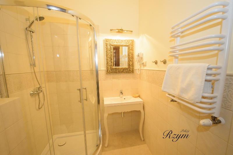 Double Room image 2