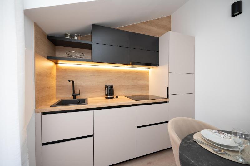 Apartments by the sea Lopar Rab - 27832 - image 2