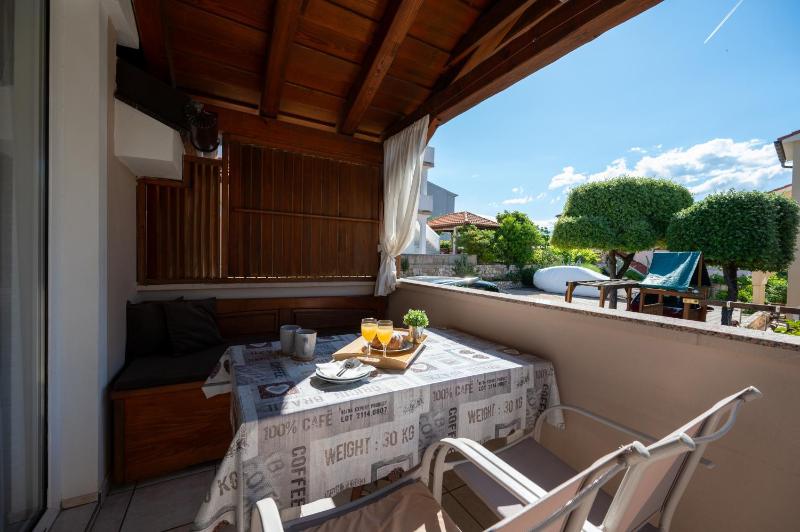 Apartments by the sea Lopar Rab - 27832 - image 12