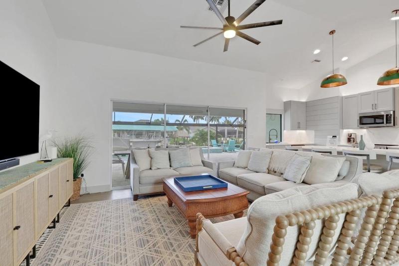 Gone Coastal 1033 - image 7