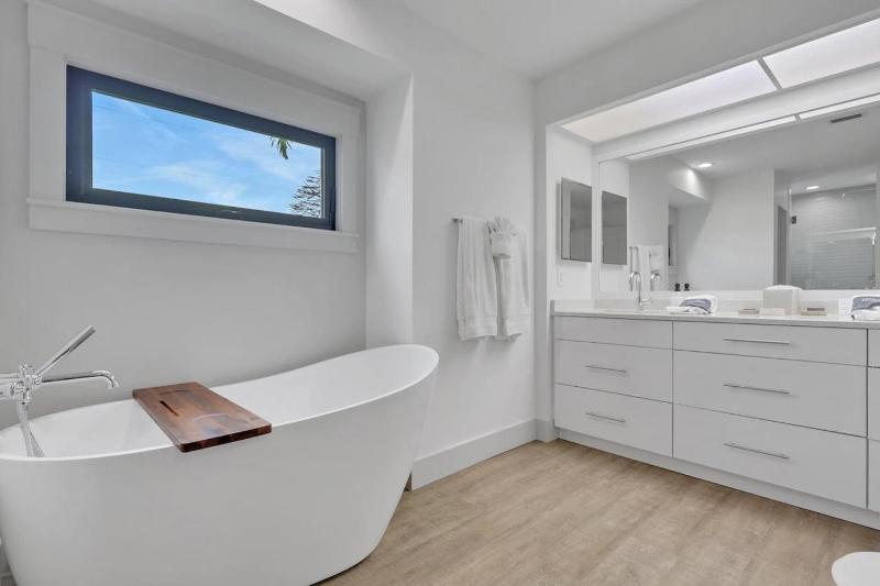 Gone Coastal 1033 - image 33