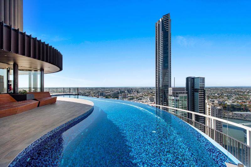InSpired Serenity with River Views Fast Wifi Carpark Gym Rooftop Pool - image 8