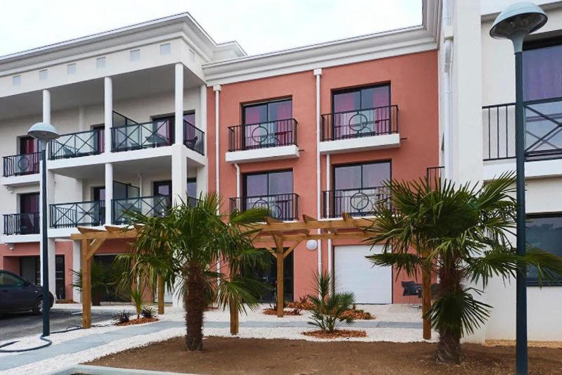 Coastal Stay with Pool in La Baule - image 3