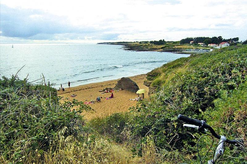 Coastal Stay with Pool in La Baule - image 24