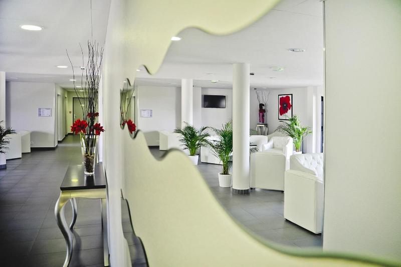 Coastal Stay with Pool in La Baule - image 4