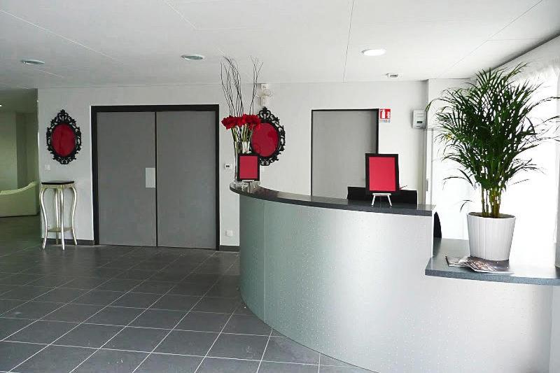 Coastal Stay with Pool in La Baule - image 9