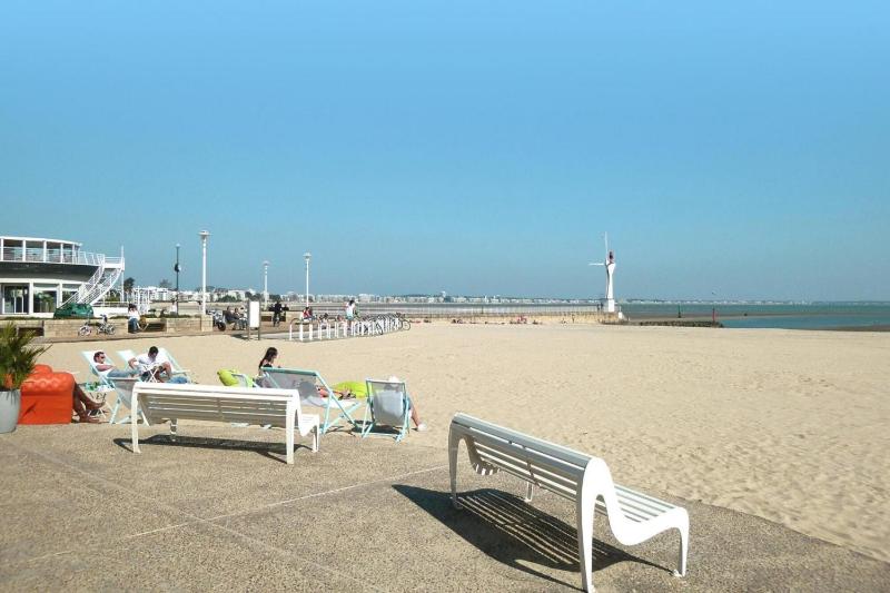 Coastal Stay with Pool in La Baule - image 23