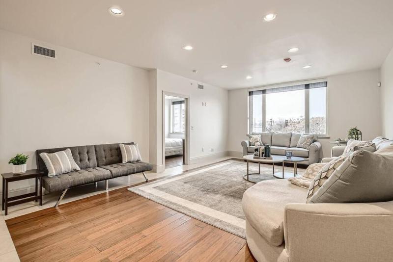Luxury Loft I Skyline Views in RiNO - image 9