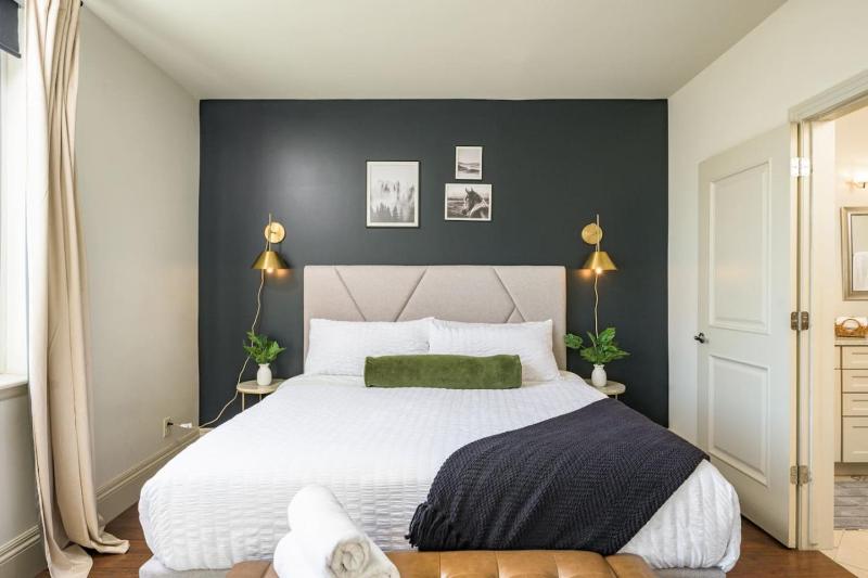 RiNo Loft w parking & mtn Views - image 2