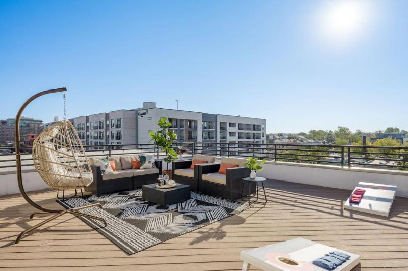 RiNo Loft w parking & mtn Views - image 7