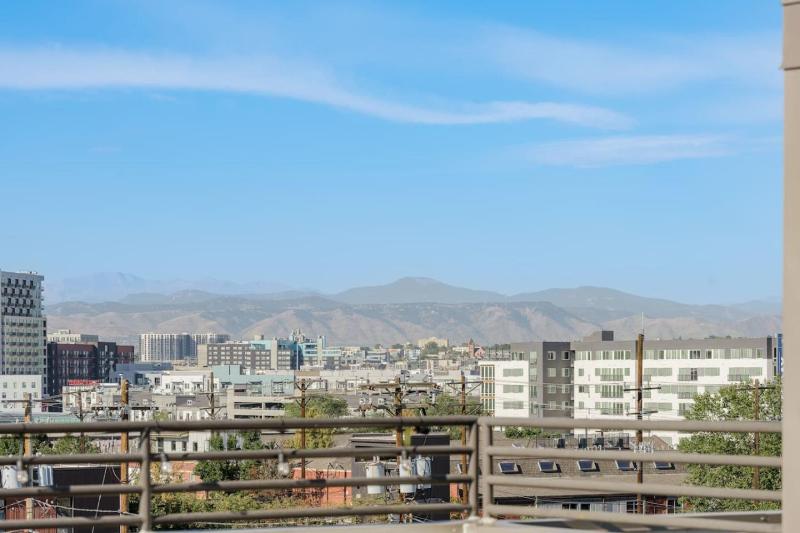 RiNo Loft w parking & mtn Views - image 5