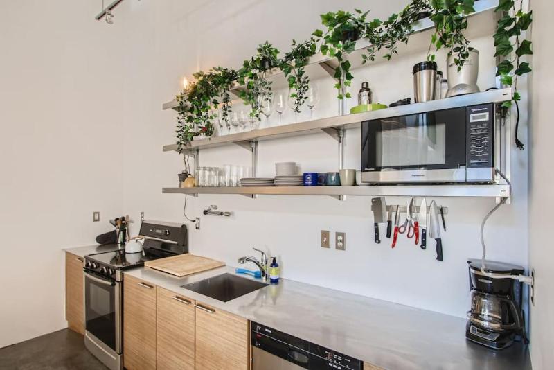 New Hip Loft near RiNo Taxi District w Pool - image 21
