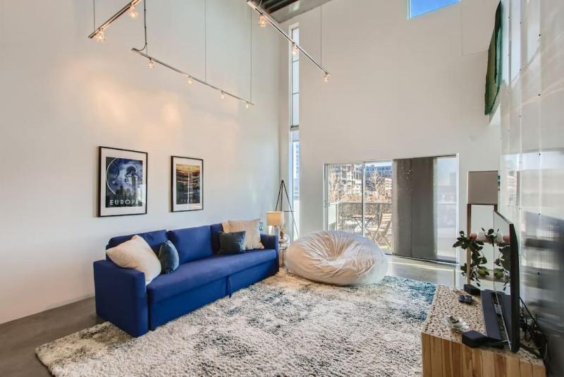 New Hip Loft near RiNo Taxi District w Pool - image 5