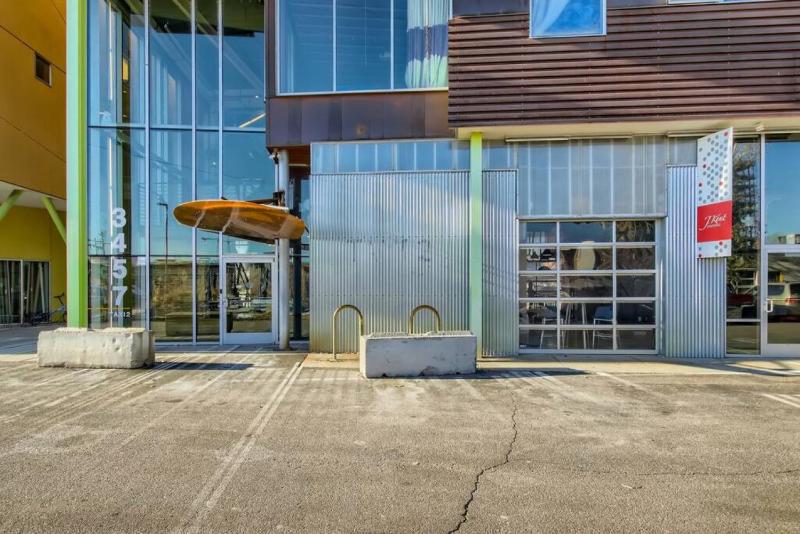 New Hip Loft near RiNo Taxi District w Pool - image 24