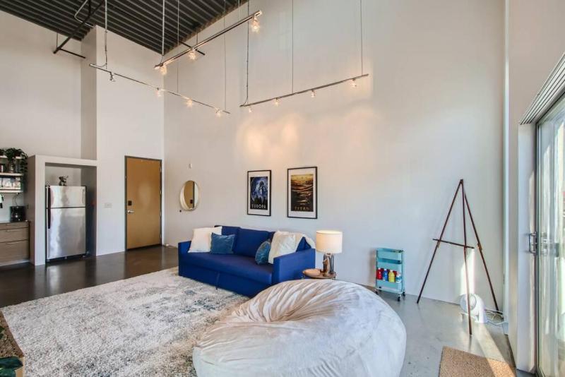 New Hip Loft near RiNo Taxi District w Pool - image 25