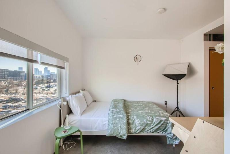 New Hip Loft near RiNo Taxi District w Pool - image 7