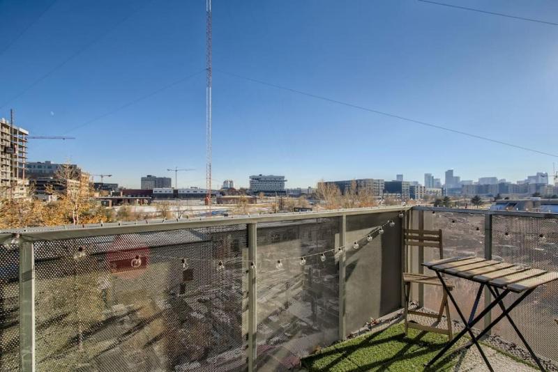 New Hip Loft near RiNo Taxi District w Pool - image 27