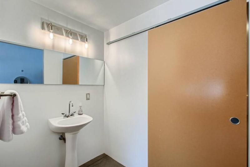 New Hip Loft near RiNo Taxi District w Pool - image 26
