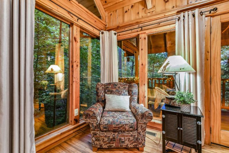 Mountain Joy cabin - image 8