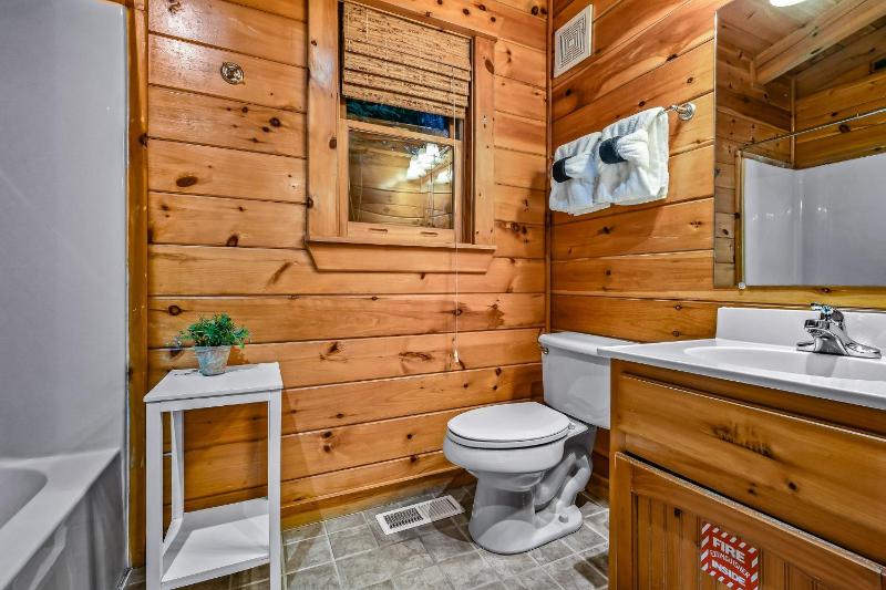 Mountain Joy cabin - image 29