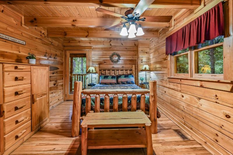 Mountain Joy cabin - image 17