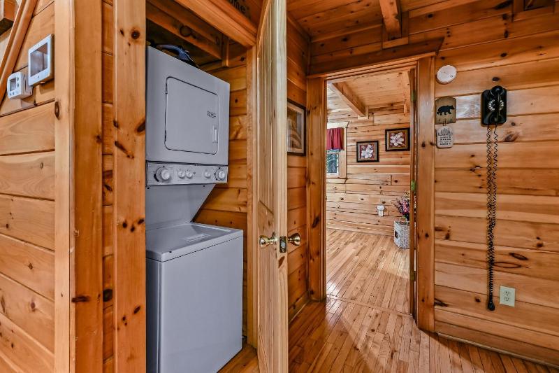 Mountain Joy cabin - image 32