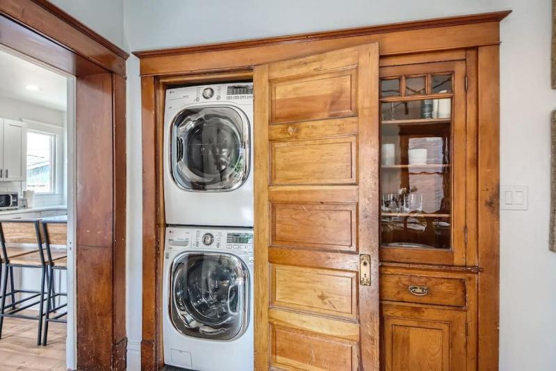 Remodeled 3bd I Baker I Broadway I Sante Fe I CBD - image 4