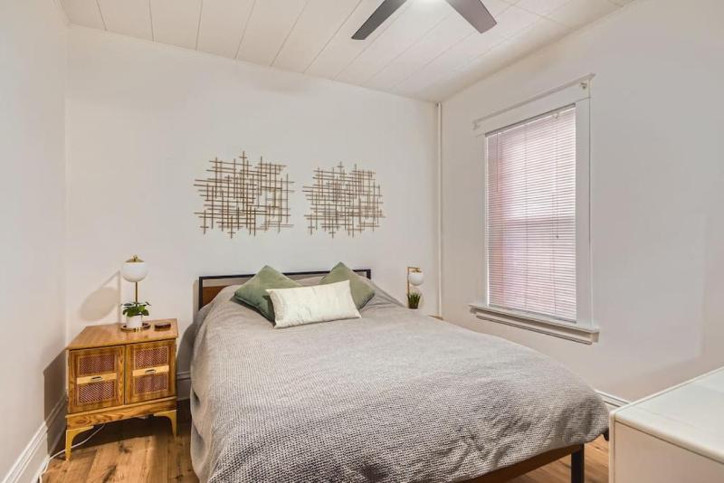 Remodeled 3bd I Baker I Broadway I Sante Fe I CBD - image 18