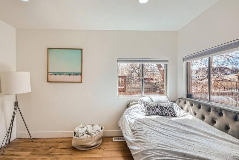 Remodeled 3bd I Baker I Broadway I Sante Fe I CBD - image 23