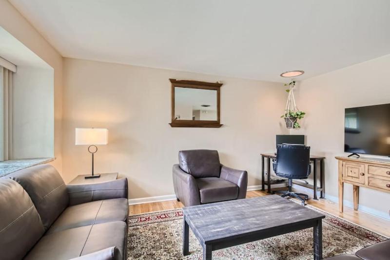 Pet Friendly I 3bd I Red Rocks I Belmar I Denver - image 8