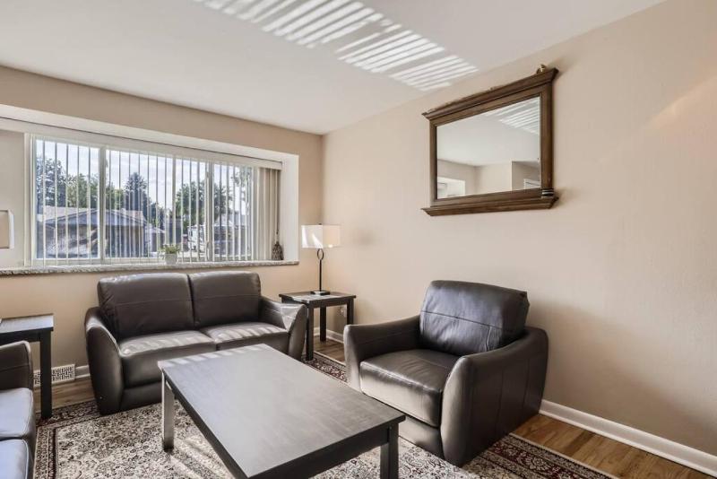Pet Friendly I 3bd I Red Rocks I Belmar I Denver - image 14