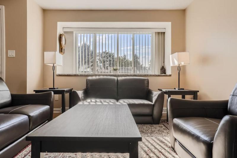 Pet Friendly I 3bd I Red Rocks I Belmar I Denver - image 33