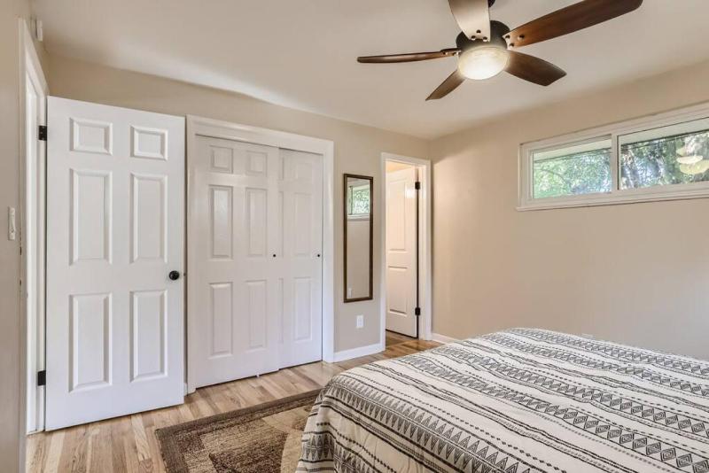 Pet Friendly I 3bd I Red Rocks I Belmar I Denver - image 18